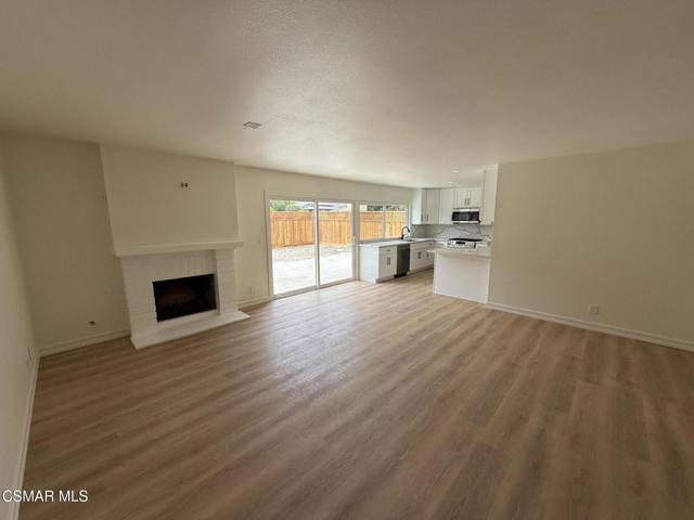2203 Marter Court, Simi Valley CA: https://media.crmls.org/mediaz/3ee20984-a3bd-4350-88d9-e776e1505476.jpg