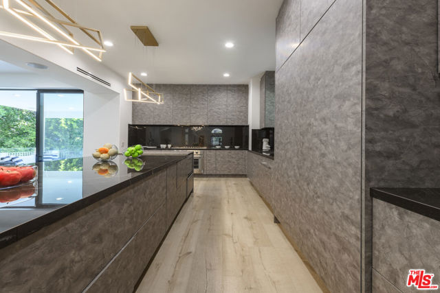 14065 Valley Vista Boulevard photo 5