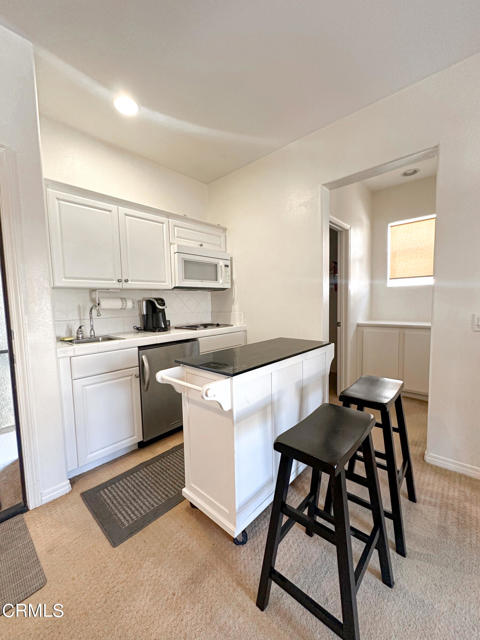 726 Owens River Drive, Oxnard CA: https://media.crmls.org/mediaz/3ee3cdbd-1656-48a1-9a7c-ee27175cd0be.jpg