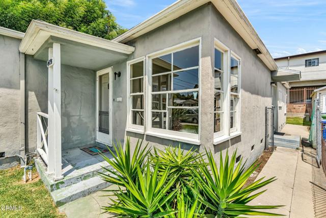 4419 4419 1/2 Corliss Street, Los Angeles CA: https://media.crmls.org/mediaz/3ee40060-3f5c-49f6-ac2a-37e9ba69458a.jpg