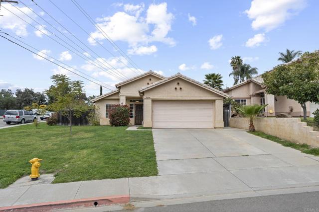 Detail Gallery Image 1 of 31 For 14204 Legacy Ln, El Cajon,  CA 92021 - 3 Beds | 2 Baths