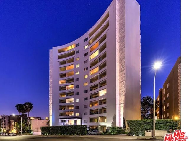 7250 Franklin Avenue, Los Angeles CA: https://media.crmls.org/mediaz/3ee41c4c-745b-4021-b25c-577dd9789a9f.jpg