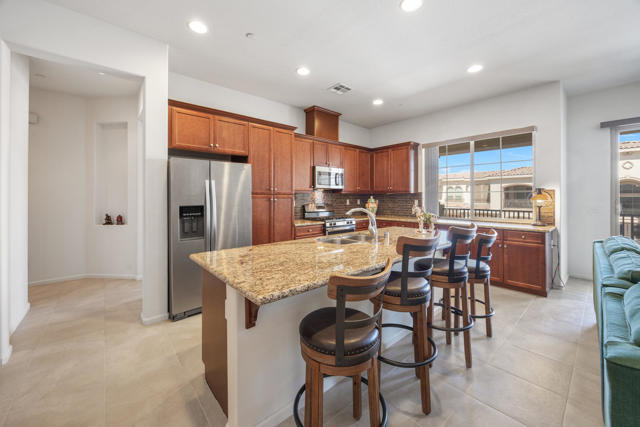 2108 Via Calderia, Palm Desert CA: https://media.crmls.org/mediaz/3ee42889-2434-40a5-a975-2465f82e5a54.jpg