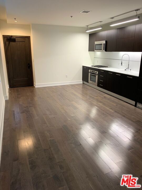 727 W 7th Street #701