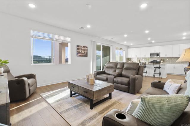 Detail Gallery Image 18 of 52 For 35182 Orchard Trl, Fallbrook,  CA 92028 - 4 Beds | 3 Baths