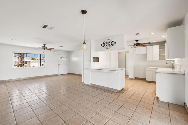 42660 Wisconsin Avenue, Palm Desert CA: https://media.crmls.org/mediaz/3ee51740-3f22-4b23-95da-3719848eb0e8.jpg