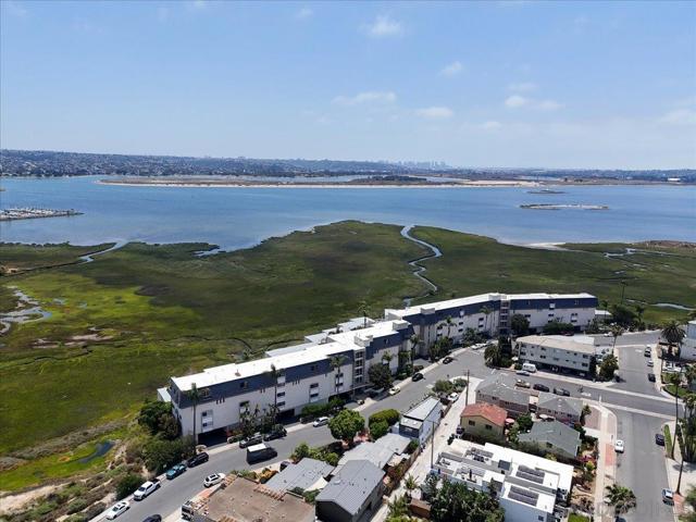 4007 Crown Point Drive, San Diego CA: https://media.crmls.org/mediaz/3ee55182-cb60-4f55-ba07-cd5e070d4bab.jpg
