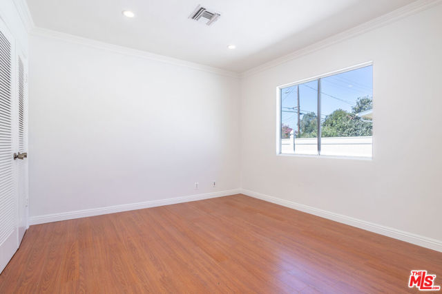 15065 Vose Street, Van Nuys CA: https://media.crmls.org/mediaz/3ee5b95a-3742-4dcd-bd19-7a64cee4810f.jpg