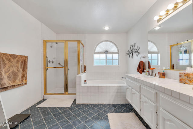 5050 Golden Nugget Way, Oak Park CA: https://media.crmls.org/mediaz/3ee5cc99-a409-4289-903d-47942e8988d5.jpg