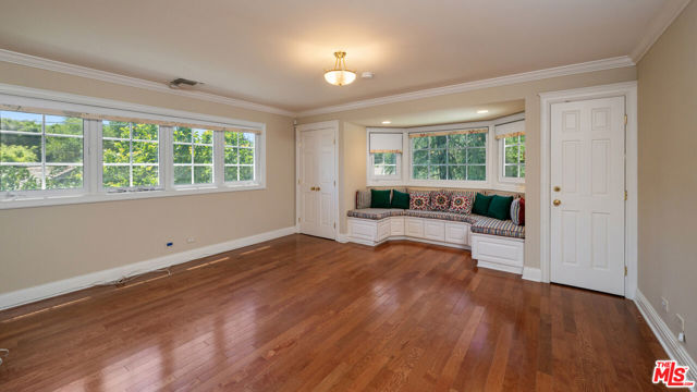 5404 Topeka Drive, Tarzana CA: https://media.crmls.org/mediaz/3ee6bf54-9351-4c03-a901-c581437862ba.jpg