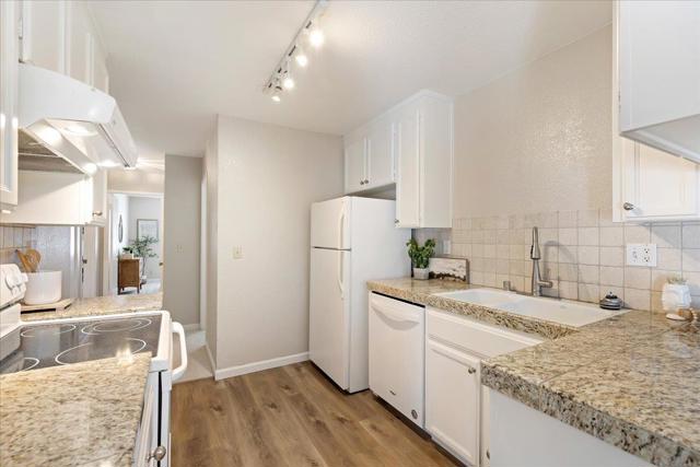 Image 39 of 56 For 858 Apricot Avenue B
