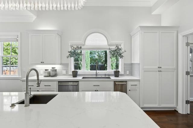 1355 Arbor Avenue, Los Altos CA: https://media.crmls.org/mediaz/3ee73e2e-3e95-40d4-8646-e7d20257c705.jpg