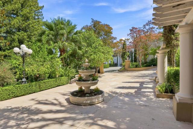 150 New Place Road, Hillsborough CA: https://media.crmls.org/mediaz/3ee7ca5a-9c12-4c38-8eee-b89e3f7c9018.jpg