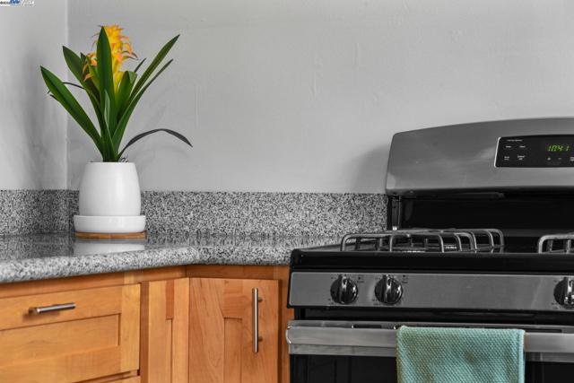 1925 Leavenworth St, San Francisco CA: https://media.crmls.org/mediaz/3ee83f97-9273-449c-98d6-fd09274361a4.jpg