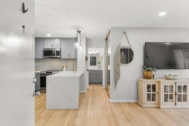 Detail Gallery Image 14 of 27 For 1855 Diamond St #5-218,  San Diego,  CA 92109 - 1 Beds | 1 Baths