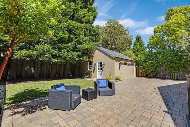 838 Walnut Avenue, Burlingame CA: https://media.crmls.org/mediaz/3ee96df4-2ae6-47e5-83c4-e79c393604df.jpg