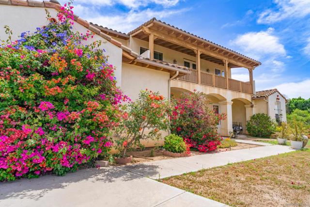 1964 Tracy Ct, Fallbrook CA: https://media.crmls.org/mediaz/3ee9a868-83ad-403a-95ae-0f647d617683.jpg