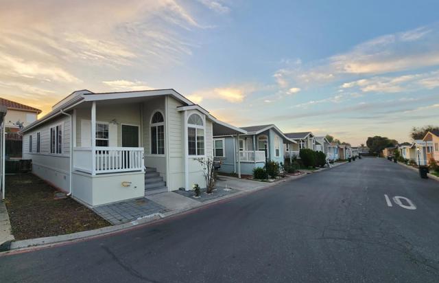 555 Umbarger Road, San Jose CA: https://media.crmls.org/mediaz/3ee9b2b7-4b4f-4066-a707-7aba6250a84f.jpg