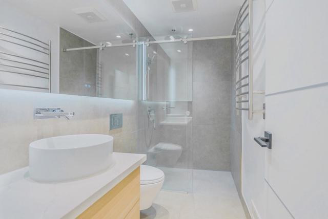 116 Loma Vista Court, Los Gatos CA: https://media.crmls.org/mediaz/3ee9c025-7fec-40ce-8596-a408aaeac0c8.jpg