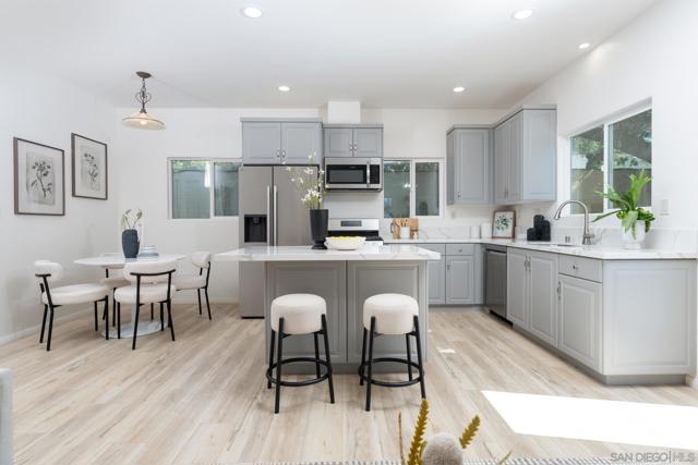 Image 13 of 75 For 12325 Lemoncrest Drive