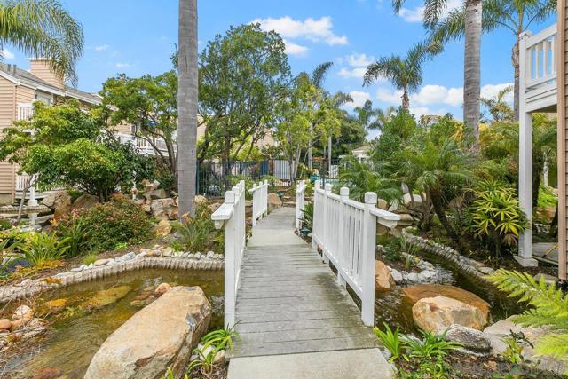 8585 Via Mallorca, La Jolla CA: https://media.crmls.org/mediaz/3eea62f7-009c-4051-8e49-a8889c439ffd.jpg