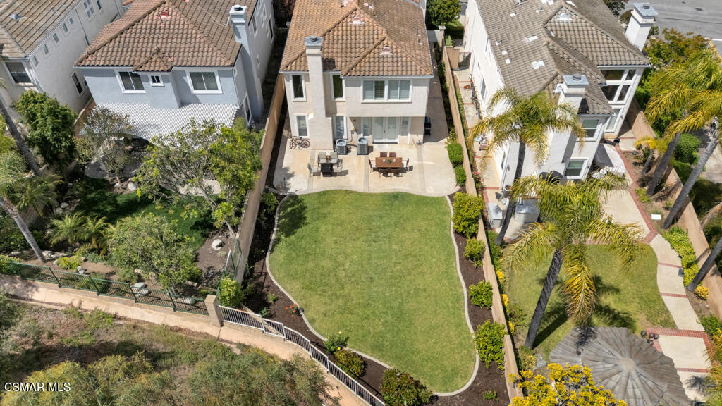 https://media.crmls.org/mediaz/3eeb18c7-4101-4481-b408-aa2bf8a6f108.jpg?preset=X-Large