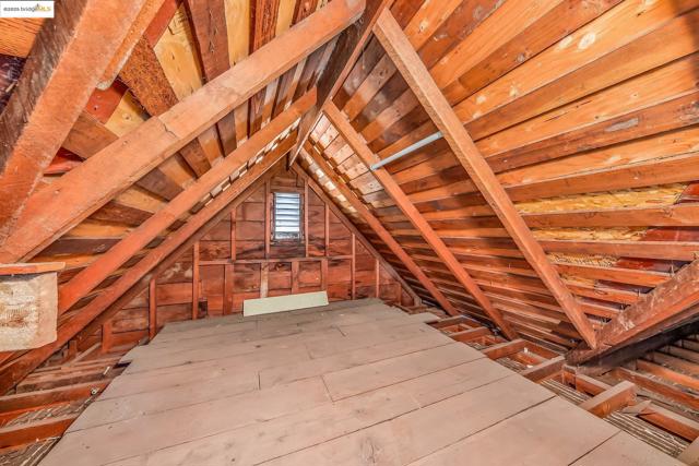 5605 Picardy Dr, Oakland CA: https://media.crmls.org/mediaz/3eecf0c0-7de1-440d-b279-63a31d66f9b1.jpg