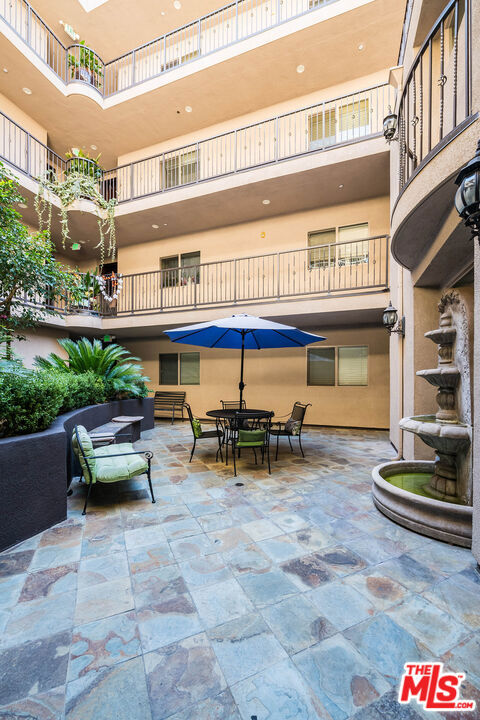 11218 Camarillo Street, 406 photo 29