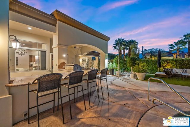 16 Villaggio Place, Rancho Mirage CA: https://media.crmls.org/mediaz/3eefbca2-5673-464c-8490-dd7e5e092a17.jpg
