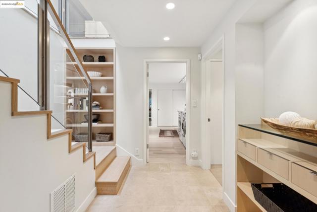64 Crest Rd, Piedmont CA: https://media.crmls.org/mediaz/3eefbe0e-4d81-4155-81a3-8d6824056c79.jpg