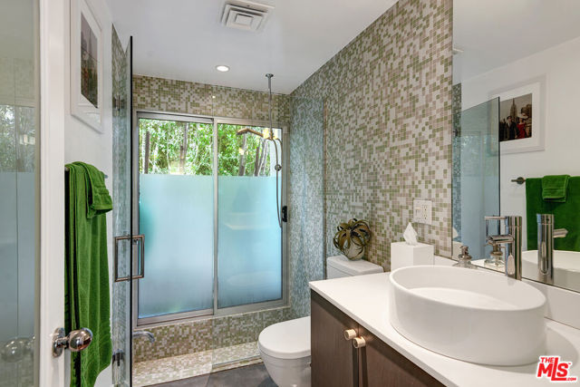 1155 E Mesquite Avenue, Palm Springs CA: https://media.crmls.org/mediaz/3eefbf46-b920-406e-9c08-06bfcd169152.jpg