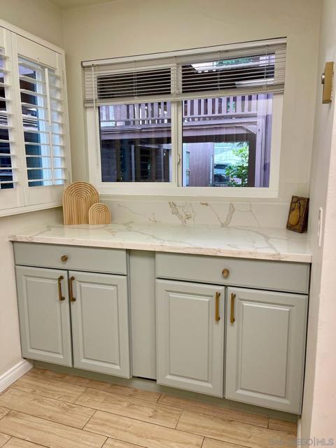 2600 Torrey Pines Rd, La Jolla CA: https://media.crmls.org/mediaz/3eefe009-2430-4bbb-a8d8-7ab1d8a593b6.jpg