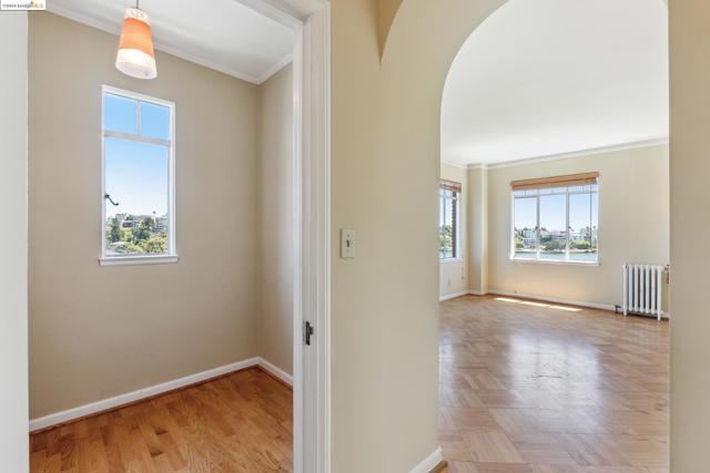 492 Staten Ave, Oakland, California 94610, 2 Bedrooms Bedrooms, ,2 BathroomsBathrooms,Condominium,For Sale,Staten Ave,41065554