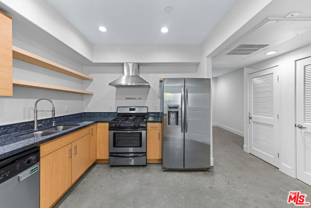 5232 Satsuma Avenue, North Hollywood CA: https://media.crmls.org/mediaz/3ef091f4-db91-4ced-ba96-583574dd3326.jpg