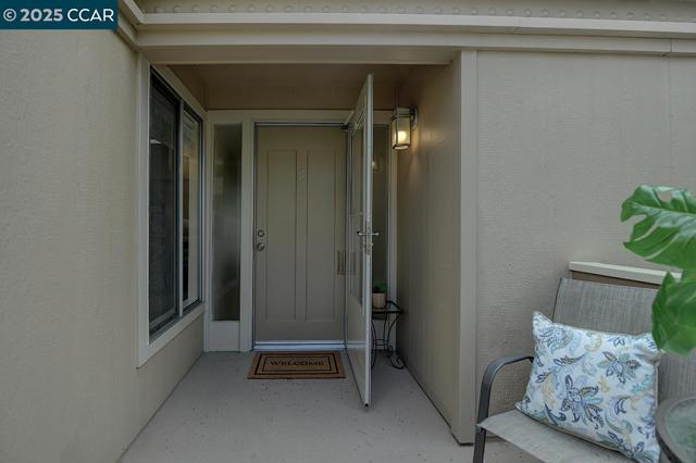 1873 Golden Rain Rd., Walnut Creek CA: https://media.crmls.org/mediaz/3ef09eca-a6a0-404a-8322-428fe1d37883.jpg