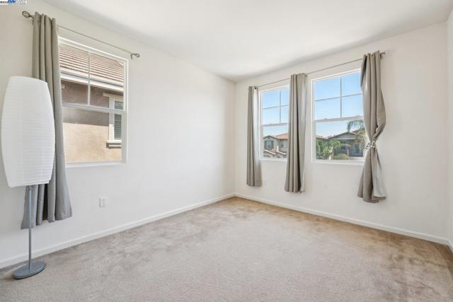 4778 Hawkins St, Antioch CA: https://media.crmls.org/mediaz/3ef0c1cc-4298-4863-9a27-a6694bca4945.jpg