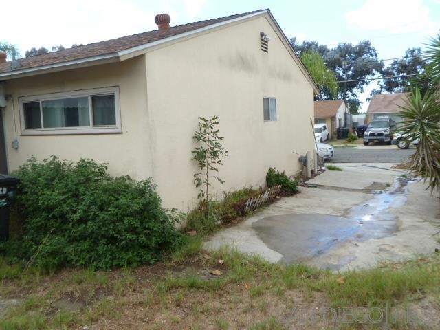 553 Sears Ave, San Diego CA: https://media.crmls.org/mediaz/3ef10a48-befc-4020-aa1c-bbf5d91644fb.jpg