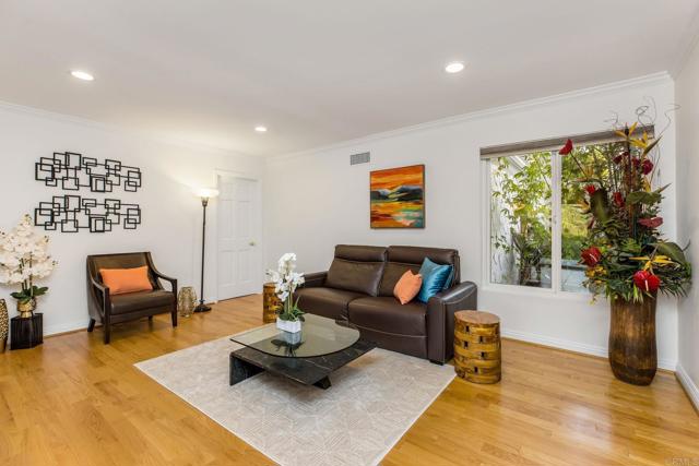 4400 Chaumont Road, Woodland Hills CA: https://media.crmls.org/mediaz/3ef162a3-a721-4c33-9bc2-7d75ea296056.jpg