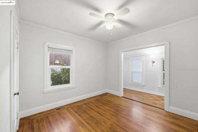 2430 27th Ave Unit D, Oakland CA: https://media.crmls.org/mediaz/3ef24128-53aa-4e7f-af7f-9d66737df650.jpg
