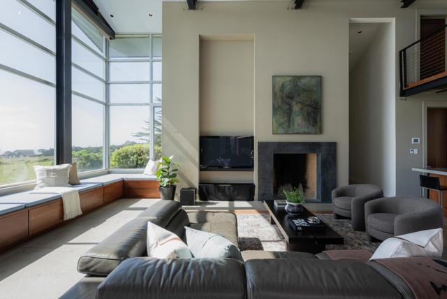 801 Bean Hollow Road, Pescadero CA: https://media.crmls.org/mediaz/3ef24708-6b85-4ec2-8c74-f5d8aa54e67d.jpg