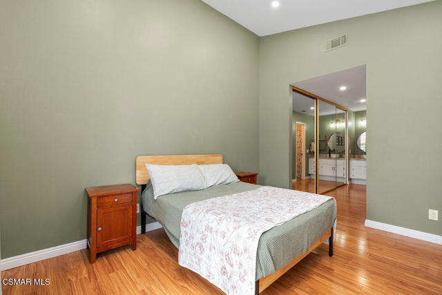 2414 Pleasant Way, Thousand Oaks CA: https://media.crmls.org/mediaz/3ef30406-c3e0-4aad-bfab-0f78ae294105.jpg