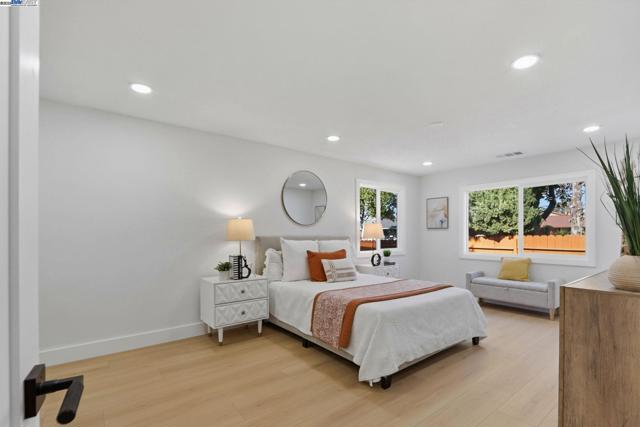 32252 Coronation dr, Union City CA: https://media.crmls.org/mediaz/3ef382a7-a720-4a51-a5c9-96b66cdc3263.jpg