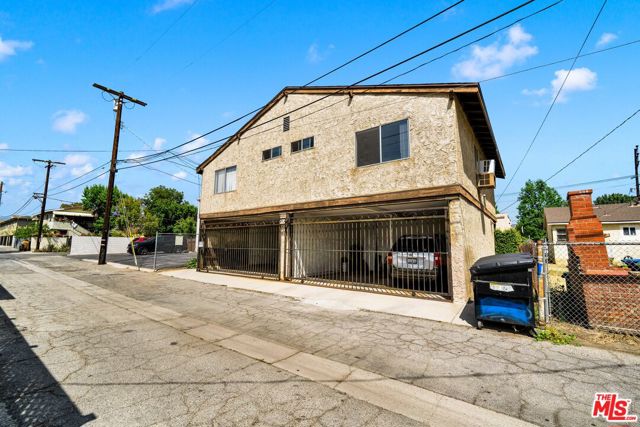 5821 HAZELTINE Avenue photo 8