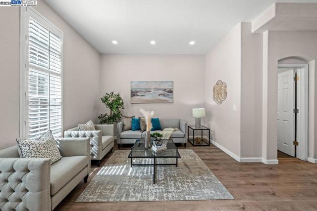 43 Rain Walk, Milpitas CA: https://media.crmls.org/mediaz/3ef3d3ea-bf6d-4318-819b-8d18264b1198.jpg