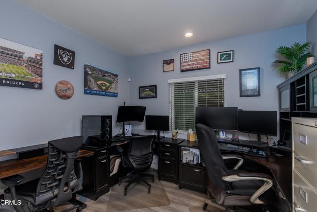 Detail Gallery Image 15 of 26 For 101 Gay Dr, Ventura,  CA 93003 - 3 Beds | 2 Baths