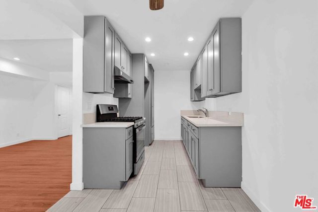 10235 S 10th Avenue, Inglewood CA: https://media.crmls.org/mediaz/3ef44110-d110-4bdb-b0ec-72fcdf09a044.jpg