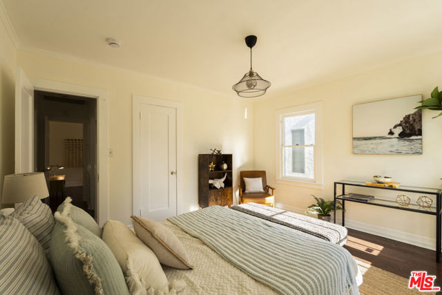 3010 11th Avenue, Los Angeles CA: https://media.crmls.org/mediaz/3ef49c8e-f85e-419f-bf8d-9186093712c6.jpg