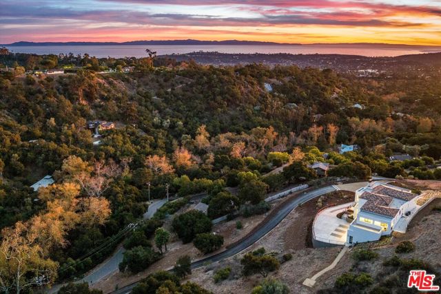 2082 Las Canoas Road, Santa Barbara CA: https://media.crmls.org/mediaz/3ef4b9d6-9566-46e8-8539-ff4c7f95a206.jpg