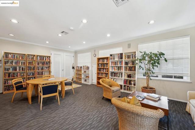 92 Marina Lakes DR, Richmond CA: https://media.crmls.org/mediaz/3ef4c756-fe4a-4b1f-9e50-fb4d621f387b.jpg