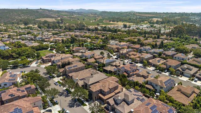 3619 N Fork Ave, Carlsbad CA: https://media.crmls.org/mediaz/3ef5382c-4c32-4b2b-a98c-d6e5be5bebe6.jpg